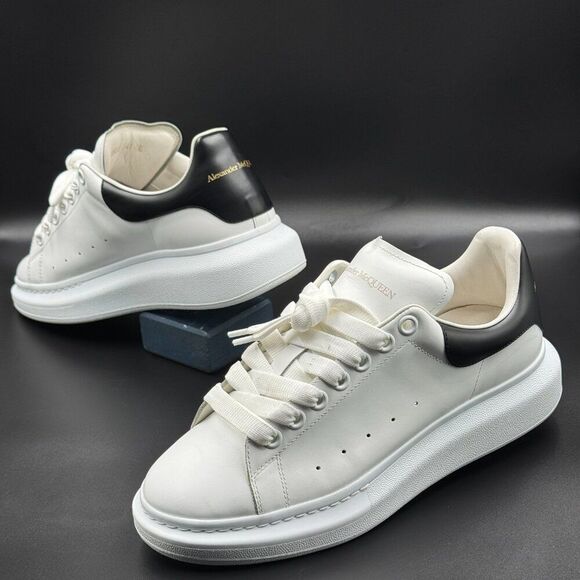 AUTHENTIC - Alexander McQueen Oversized Sneaker - Picture 6 of 12